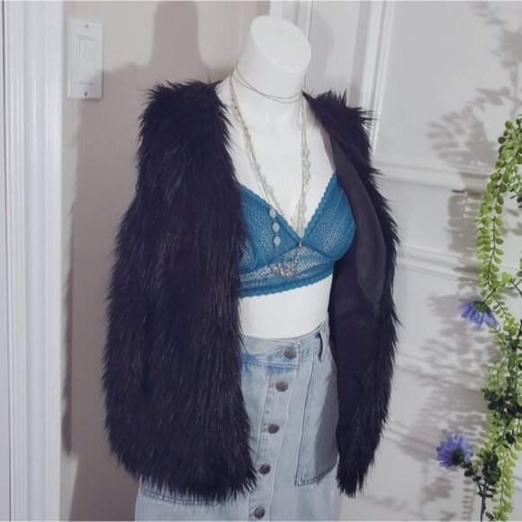 POOF Vintage Black Faux Fur Vest With Back Knitted Design - Picture 13 of 15
